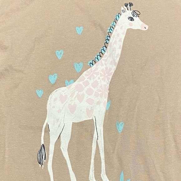 Giraffe print tan long sleeve tshirt - Picture 3 of 7